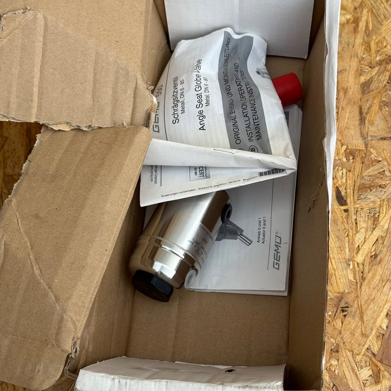 GEMÜ – 550 15D1734 521G1 (88270794) – Pneumatic Angle Seat Globe Valve