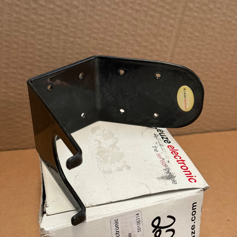 Leuze – BT VMHOLDER (50106314) – Wall Holder for Hand-Held Scanners