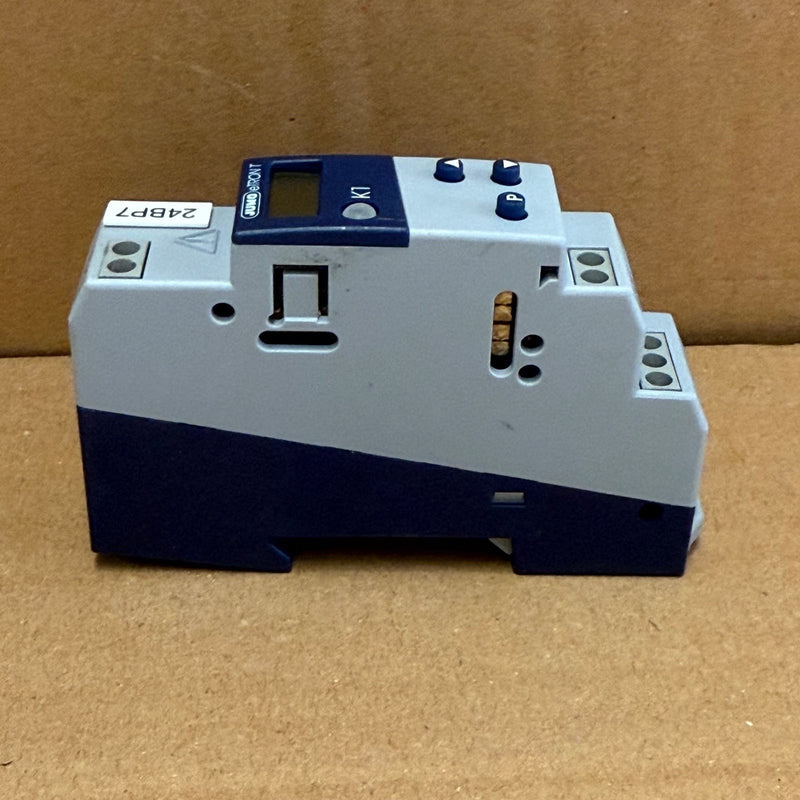 JUMO – 701050/811-31 – eTRON T Digital Electronic Thermostat / Controller