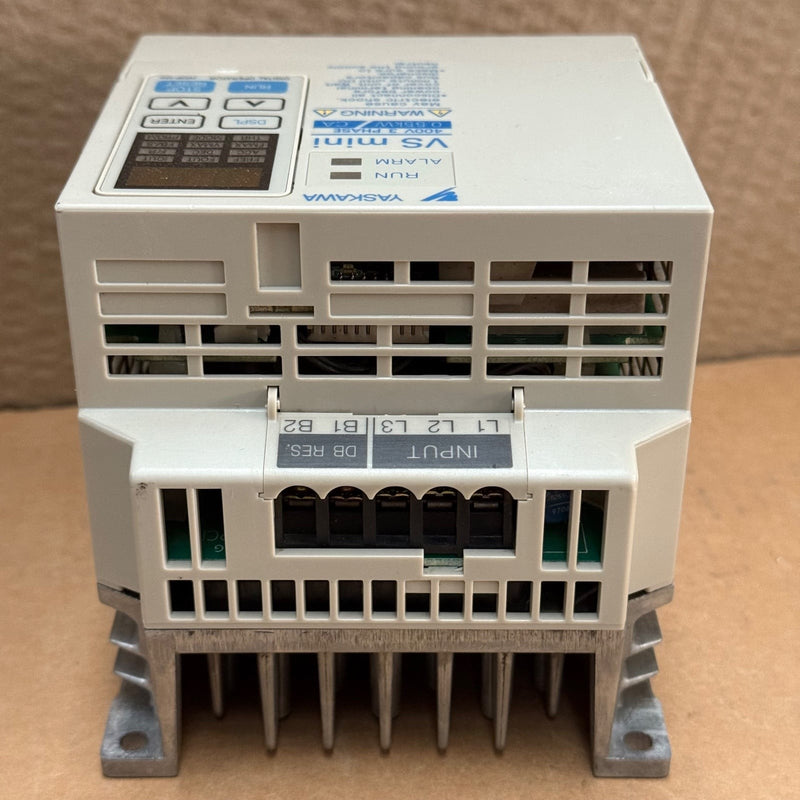 Yaskawa – CIMR-XCAC40P4 – VS mini C Series / AC Microdrive / Inverter Drive