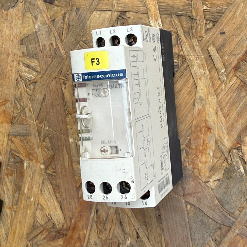Telemecanique – RM4TA32 – Three-Phase Network Control Relay