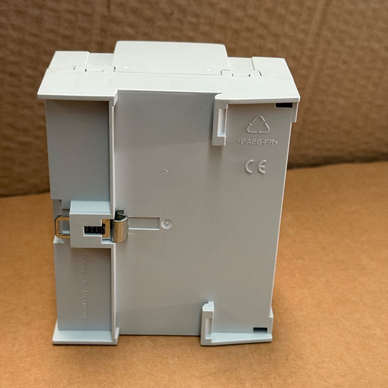 ABB – CM-UFD.M22 (1SVR560730R3400) – Grid-Feeding Monitoring Relay