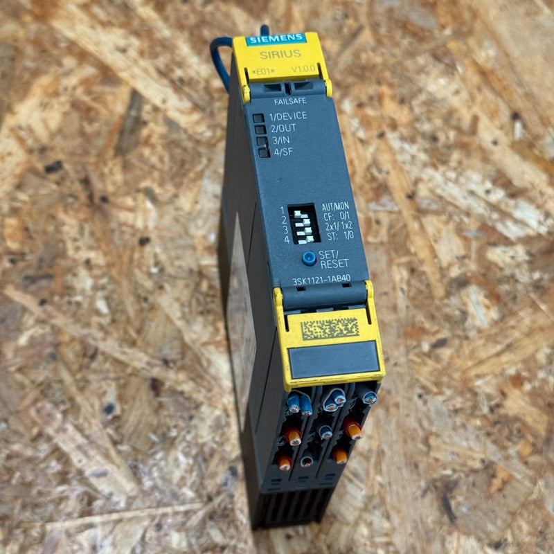 Siemens – 3SK1121-1AB40 – SIRIUS Advanced Safety Relay / Basic Unit
