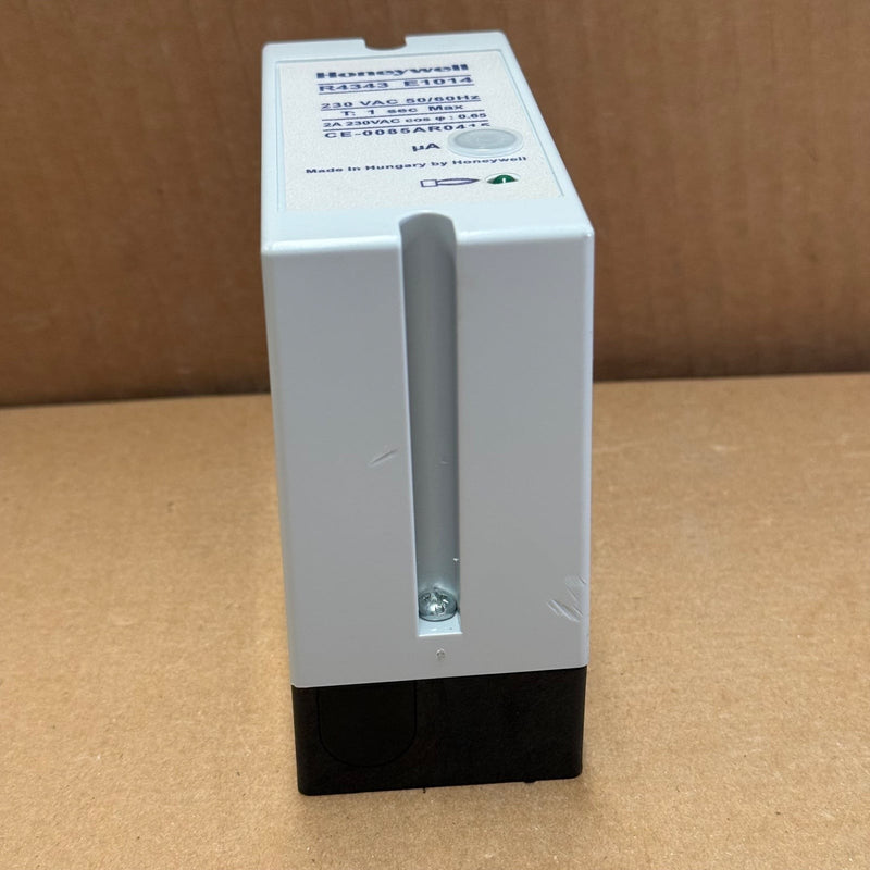Honeywell – R4343E1014 – Industrial Ultra-Violet Flame Detector Relay Switch
