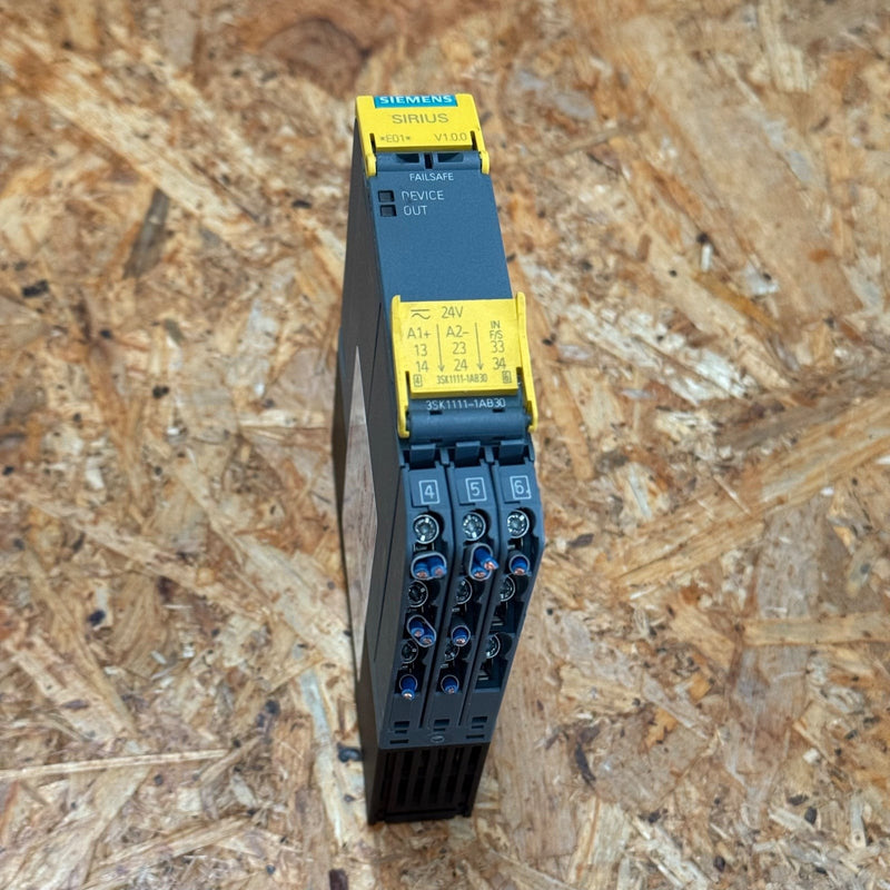 Siemens – 3SK1111-1AB30 – SIRIUS Safety Relay / Standard Basic Unit
