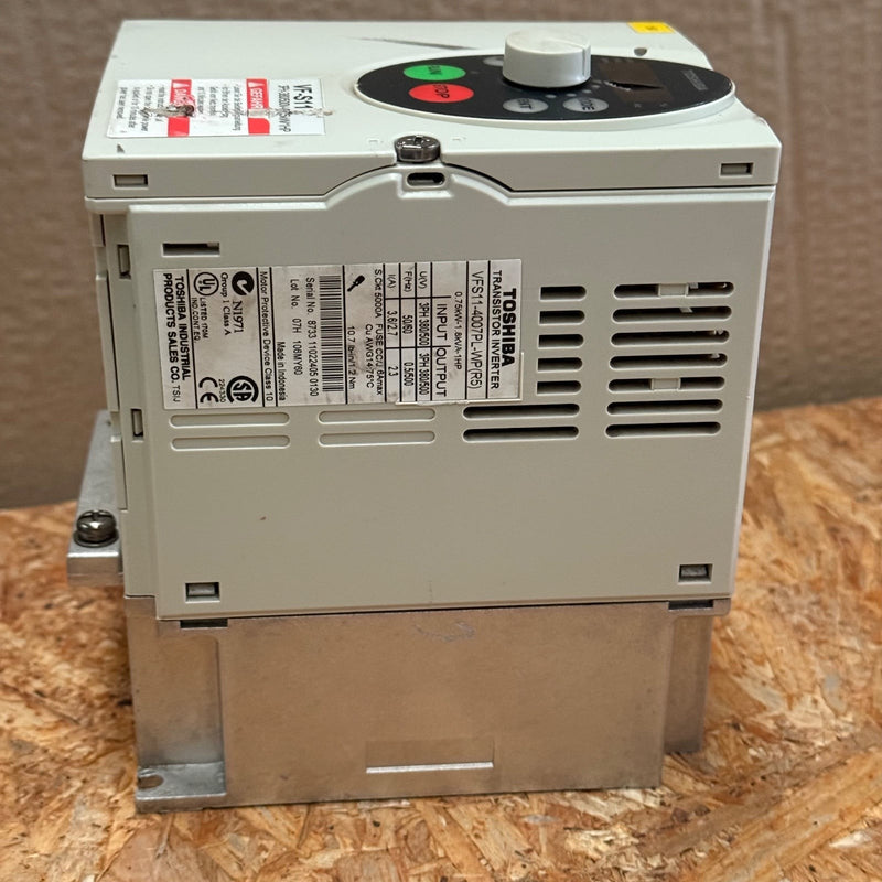 Toshiba – VFS11-4007PL-WP (R5) – Tosvert 3-Phase Industrial Frequency Inverter