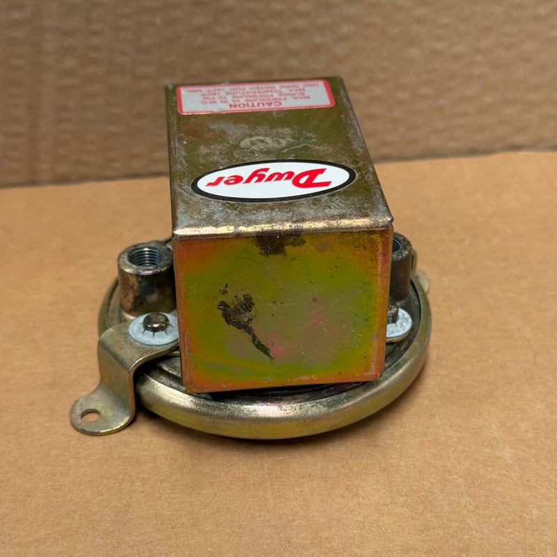 Dwyer Instruments – 1910-0 – Compact Low Differential Pressure Switch