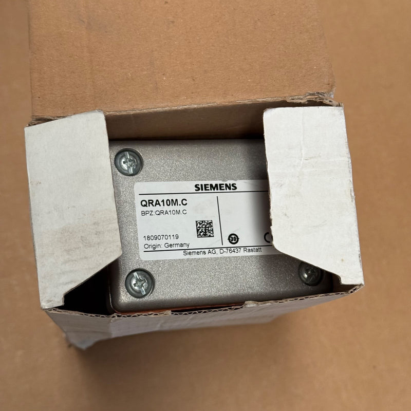 Siemens – QRA10M.C – High-Sensitivity UV Flame Detector / Sensor