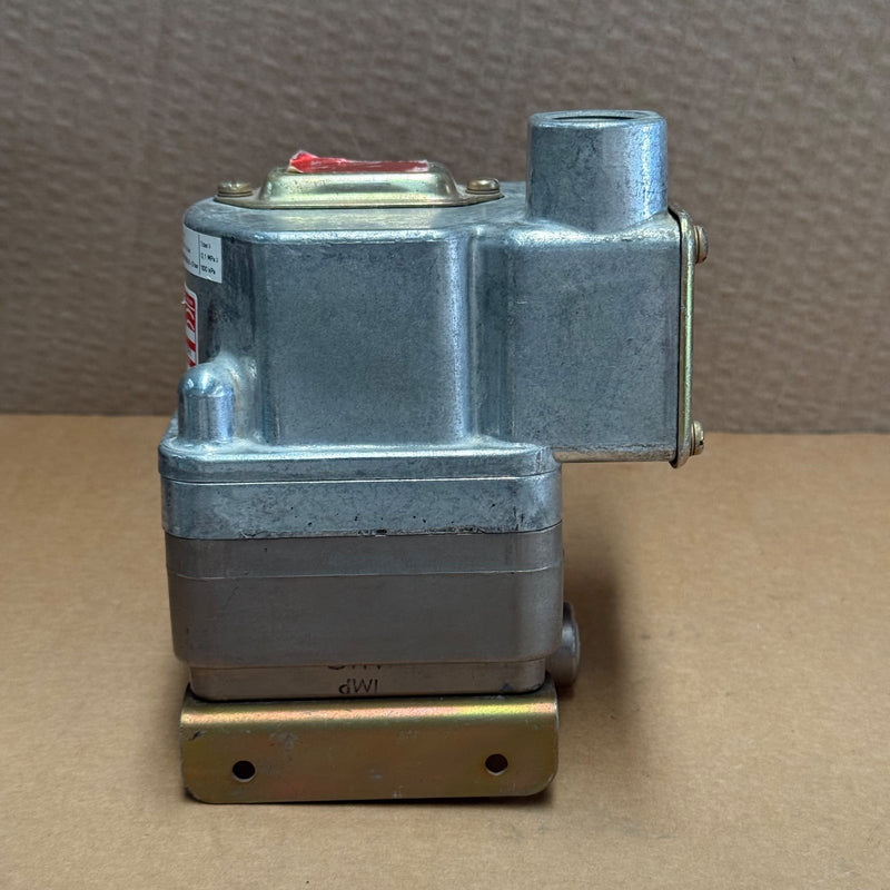 Barksdale – DPD2T-M150 – Diaphragm Dual-Setpoint Differential Pressure Switch
