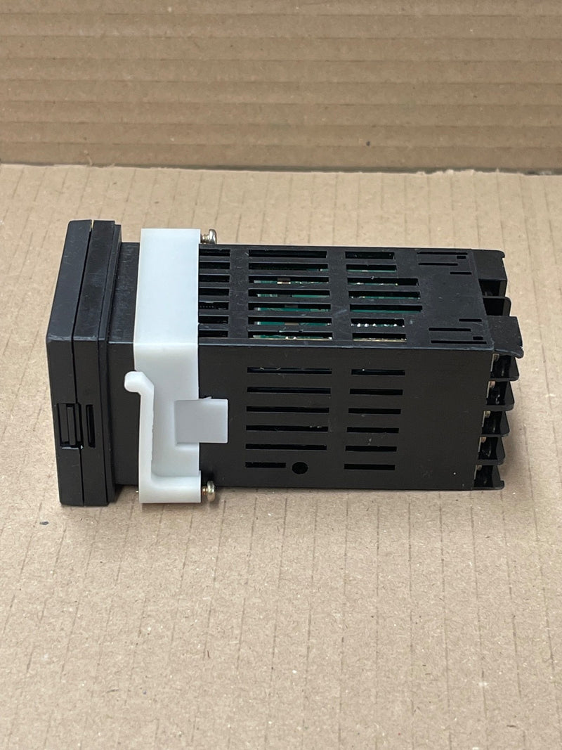 Omron – E5CK‑AA1‑500 – Digital Temperature / Process Controller 100‑240 V