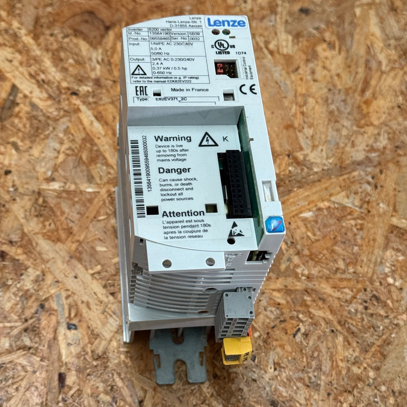 Lenze – E82EV371_2C – 8200 Vector Frequency Inverter / AC Motor Drive