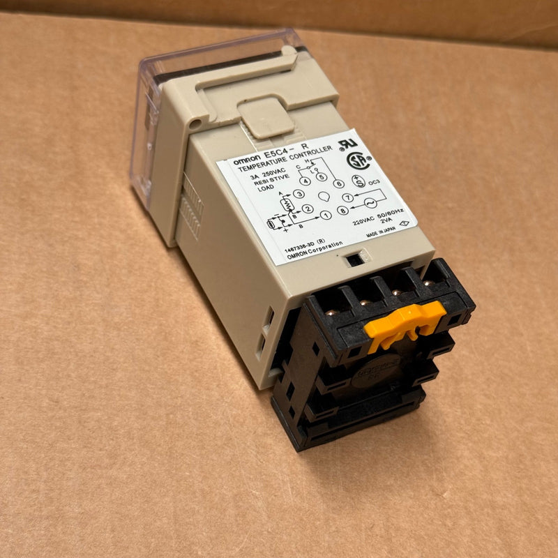 Omron – E5C4-R – Temperature Controller Relay Output 220 V AC