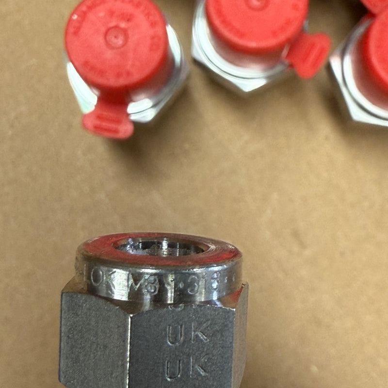 1PCs Parker – M8MSC1/2R-316 – 8mm to 1/2" BSPP Connector