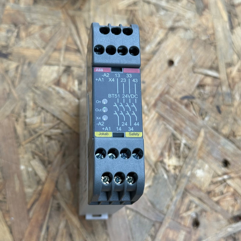ABB – 2TLA010033R2000 (BT51 24DC) – Safety Relay / Expansion Relay