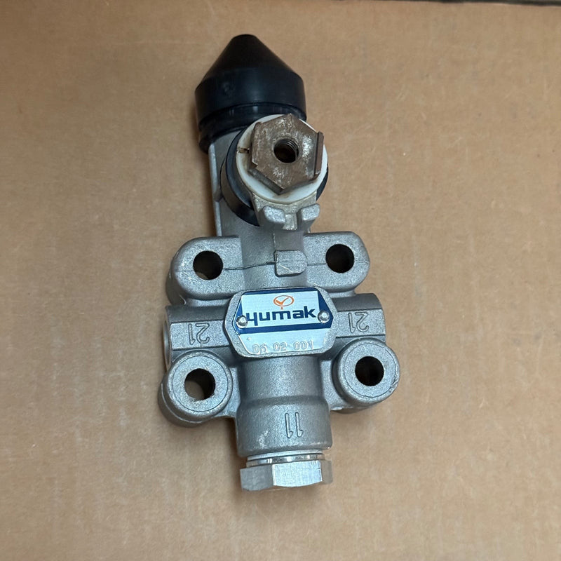 Yumak – 06 02 001 – Pneumatic Brake Valve / Control Valve