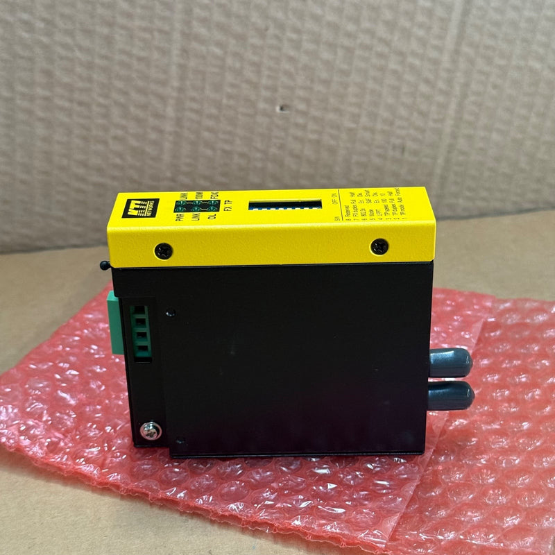 KTI – KCD-300-T – Industrial 10/100Base-TX to 100Base-FX Media Converter