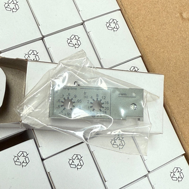 1PCs Schneider Electric – 33542 – IEC Long Time Rating Plug