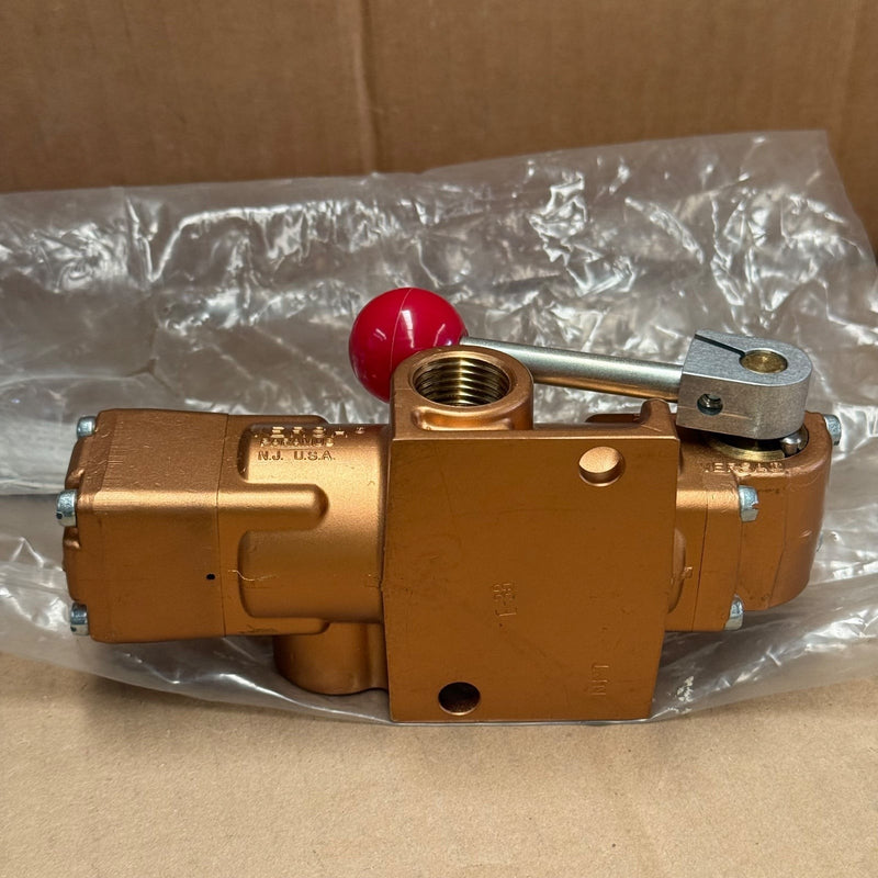 VERSA – VHS-3502 – Brass V-Series Directional Control Valve