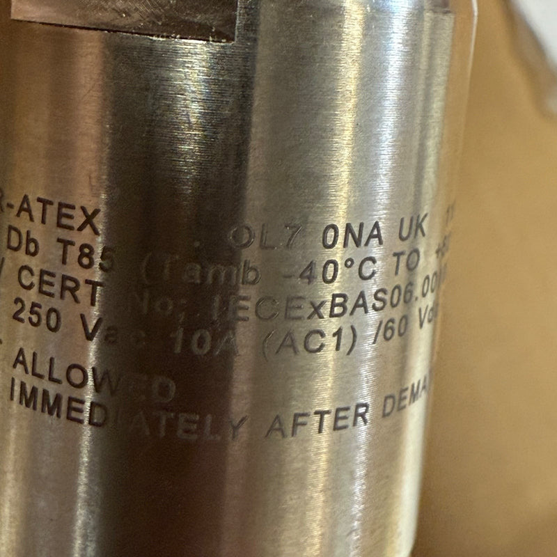 Hawke International – D21ADCRNXASSX04UX6 / 49999-1000-030 – CR Connector