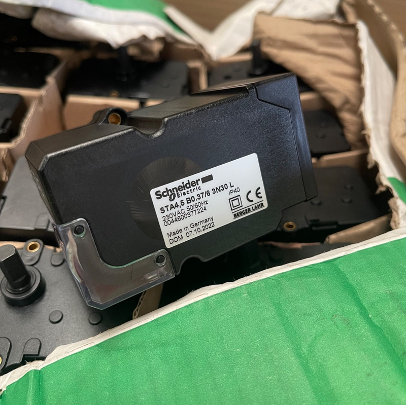 Schneider Electric – STA4,5 B0.37/6 3N30 L – Servo Actuator / Damper Motor 230 V