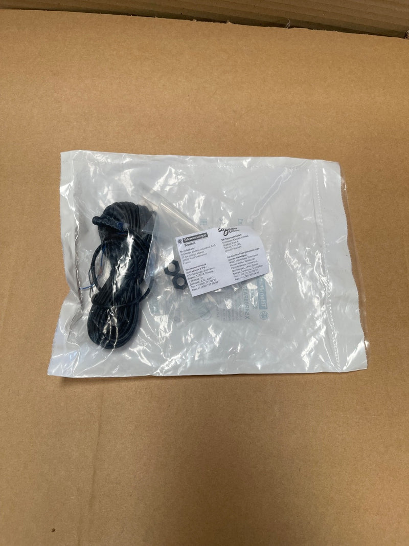 Telemecanique – XS4P08PA370E1 – XS4 M8 Inductive Proximity Sensor 12–48 V DC
