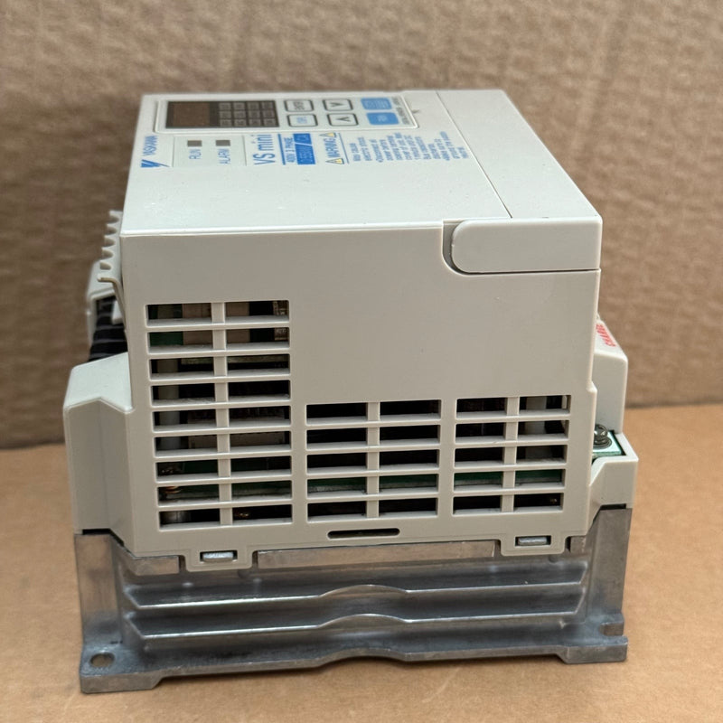 Yaskawa – CIMR-XCAC40P4 – VS mini C Series / AC Microdrive / Inverter Drive
