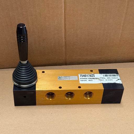 Pneumax – 212.53.31.9.1 – Hand Lever Valve