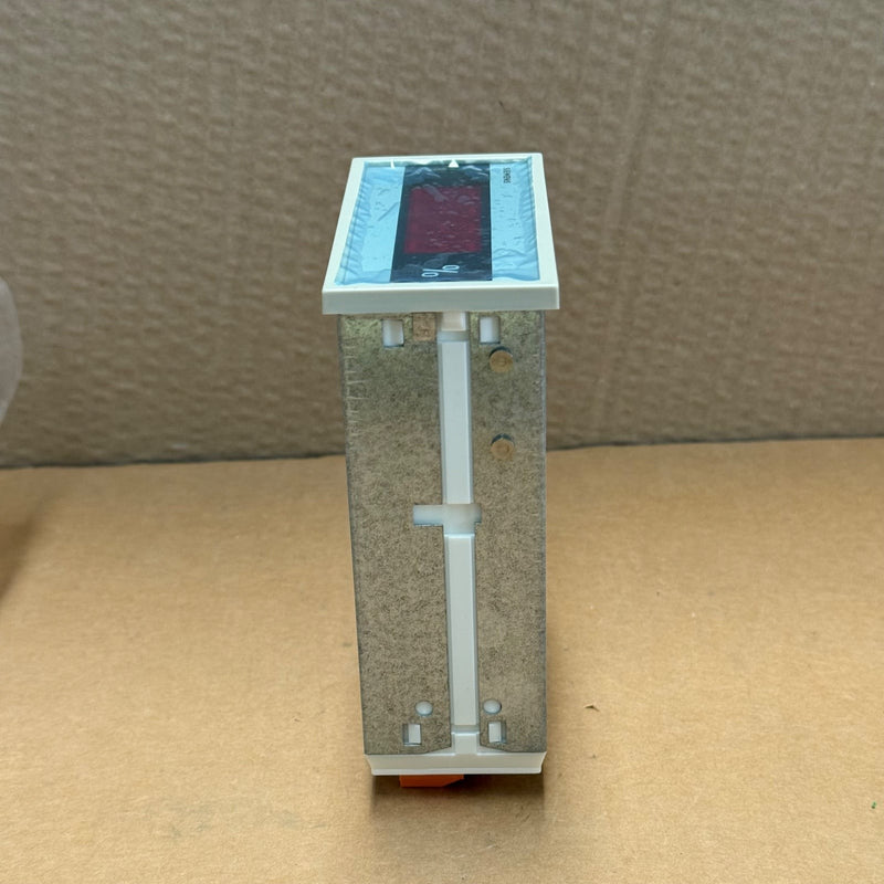 Siemens – 7NJ3003-1AA13-3CA1-ZY02 – Digital Indicator / Panel Meter