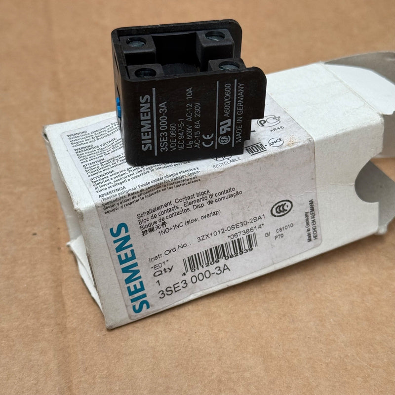 Siemens – 3SE3000‑3A – 22 mm Safety Push‑Button / Emergency Stop Operator