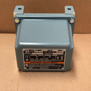 Square D – 9012GAR4 – Industrial Electromechanical Pressure Switch
