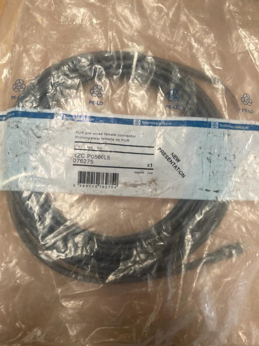 Telemecanique - XZCP0566L5 - PUR Pre Wired Female Connector